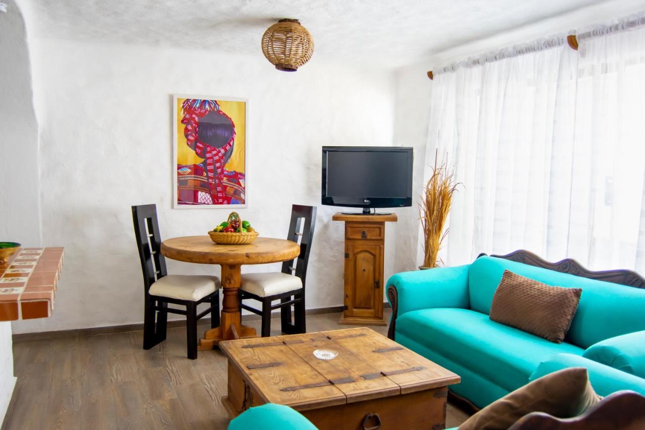 Petit Hotel Pilitas (Adults Only) Пуерто-Вальярта Екстер'єр фото