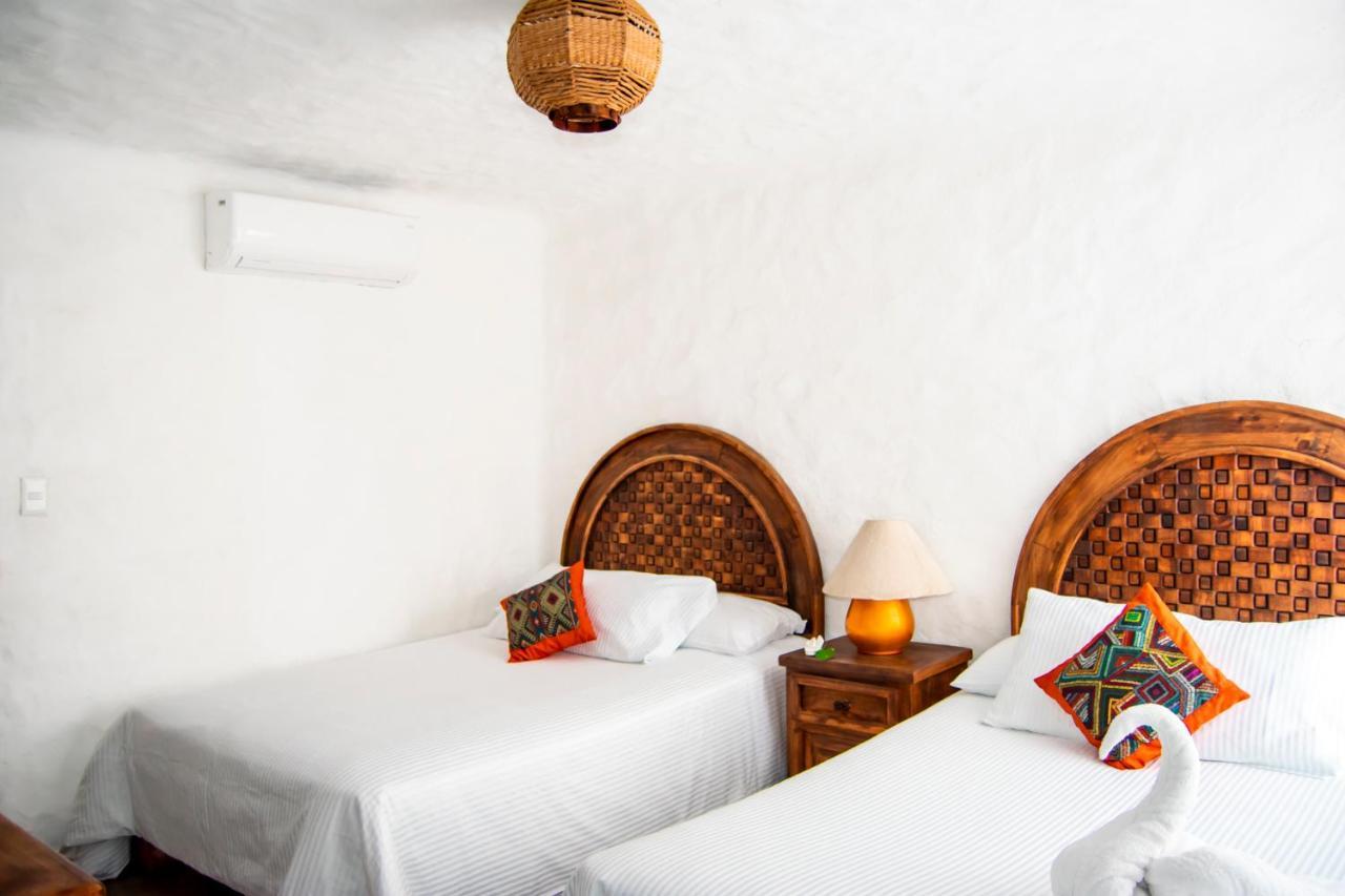 Petit Hotel Pilitas (Adults Only) Пуерто-Вальярта Екстер'єр фото