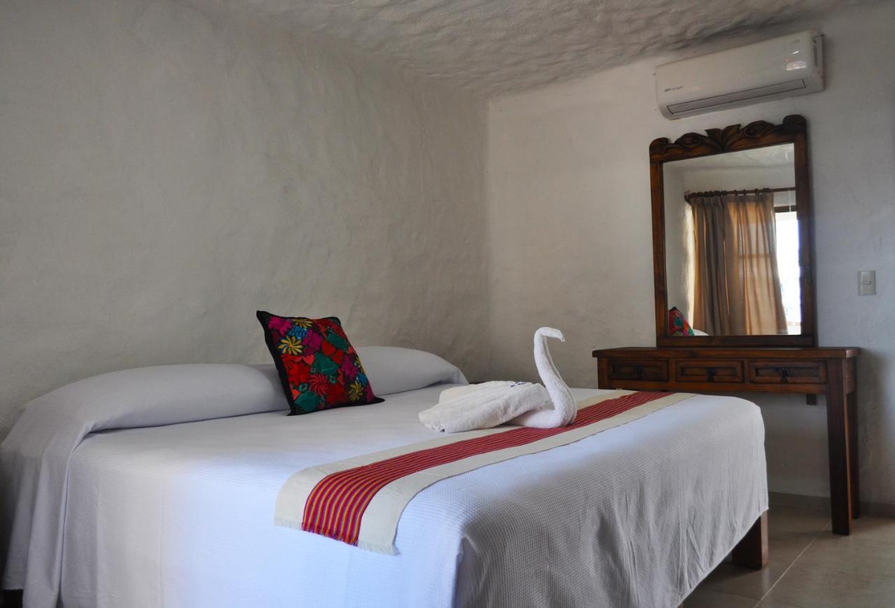 Petit Hotel Pilitas (Adults Only) Пуерто-Вальярта Екстер'єр фото